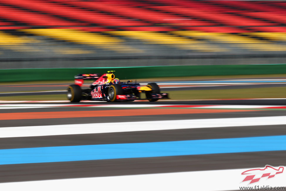 Mark Webber pilota el RB8 en los libres de Corea