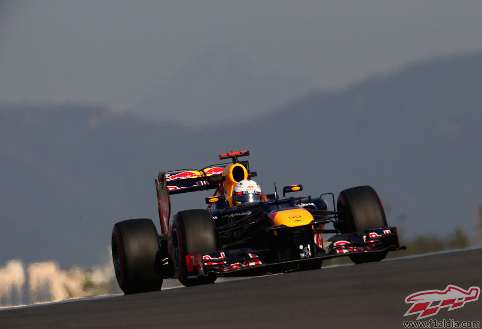 Sebastian Vettel trata de mejorar en la pista de Yeongam