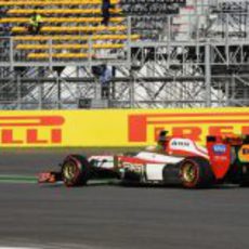 Narain Karthikeyan se subió al F112 en los Libres 2 del GP de Corea 2012