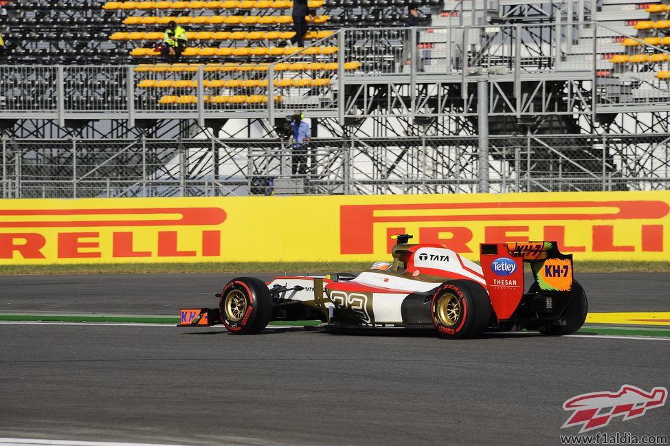 Narain Karthikeyan se subió al F112 en los Libres 2 del GP de Corea 2012