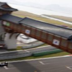 Pastor Maldonado en la recta de meta del circuito de Corea