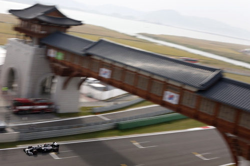 Pastor Maldonado en la recta de meta del circuito de Corea