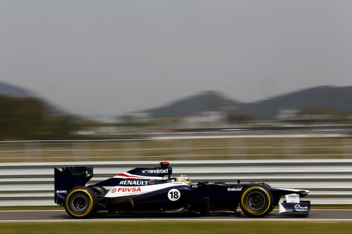 Pastor Maldonado con neumáticos blandos en Corea 2012