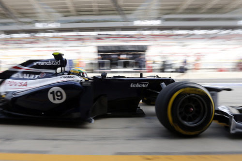 Bruno Senna en el pit-lane del circuito de Corea