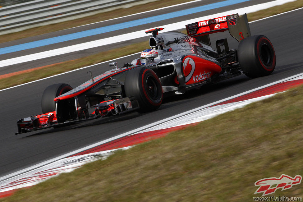 Jenson Button exprime los superblandos en la Q2 de Corea