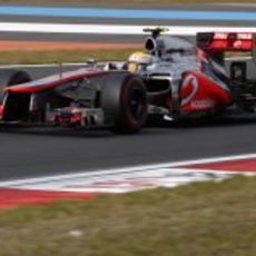 Lewis Hamilton pilota su McLaren en la clasificación de Corea 2012