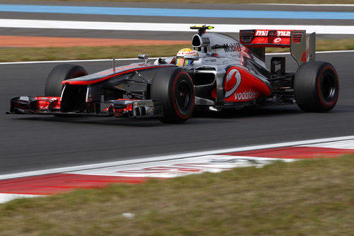 Lewis Hamilton pilota su McLaren en la clasificación de Corea 2012