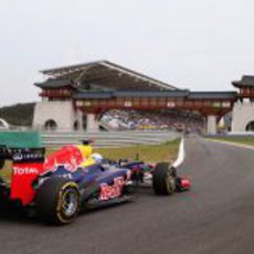 Sebastian Vettel en la entrada a boxes del circuito de Corea