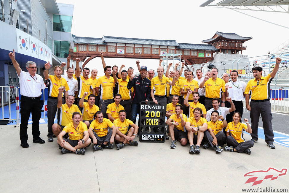 Renault celebra su pole número 200 en la F1 de la mano de Mark Webber