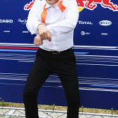 PSY con Red Bull en el GP de Corea 2012