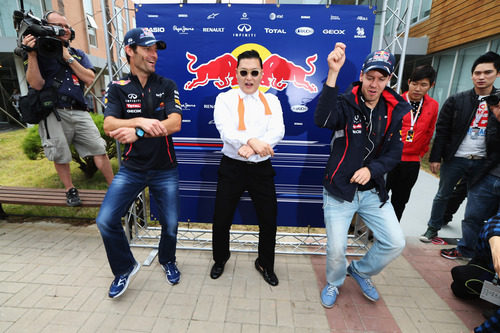 Webber y Vettel bailan en 'Gangnam Style' en Corea junto a PSY