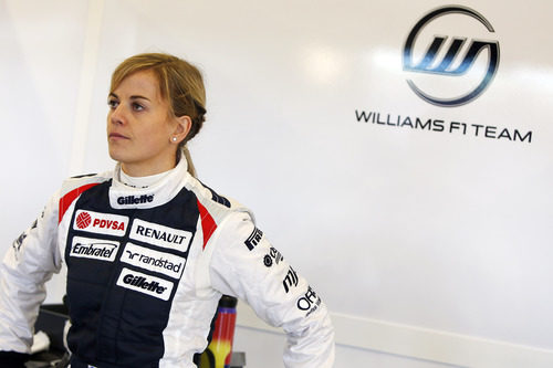 Susie Wolff en el box de Williams