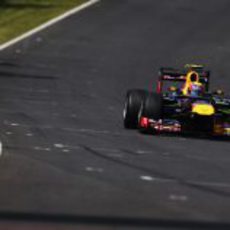 Mark Webber pilota el Red Bull en Suzuka