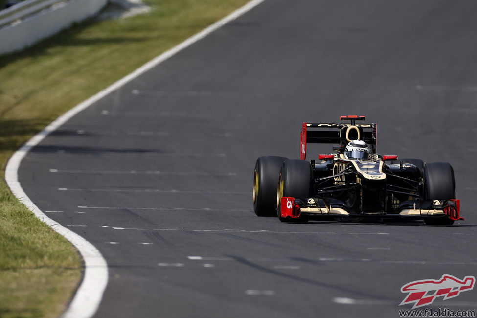 Kimi Räikkönen disputa la clasificación en Japón