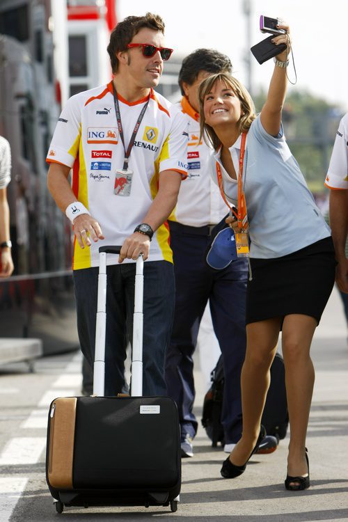Alonso con un fan