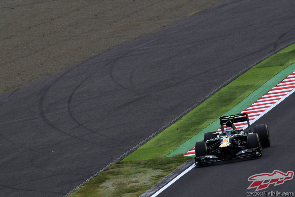 Vitaly Petrov durante la Q1 del GP de Japón 2012