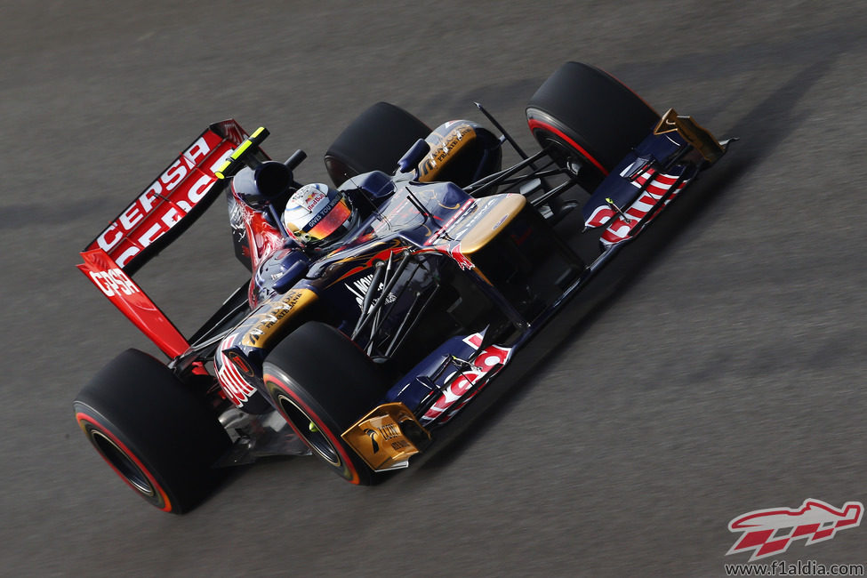 Jean-Eric Vergne con superblandos en su Toro Rosso STR7