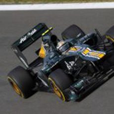 Giedo Van der Garde a bordo del Caterham en los libres de Corea