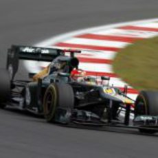 Heikki Kovalainen pilota con los neumáticos blandos en Corea