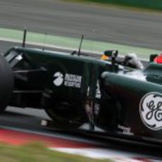 Heikki Kovalainen pilotanod su Caterham durante la clasificación