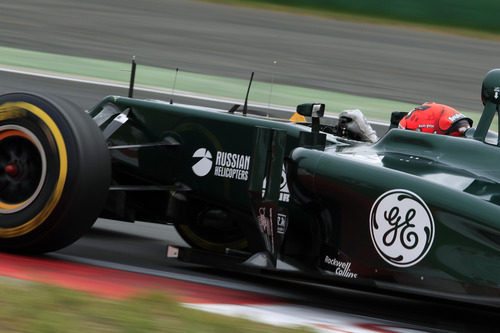 Heikki Kovalainen pilotanod su Caterham durante la clasificación