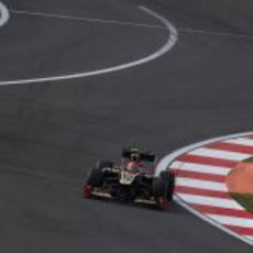 Romain Grosjean con el DRS activado en el circuito de Yeongam