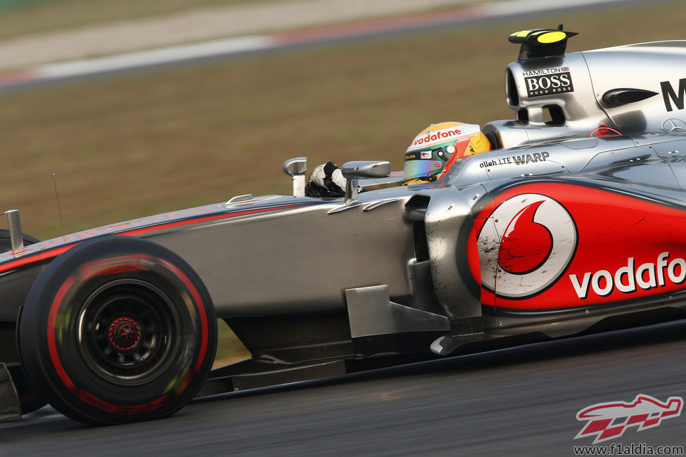 Lewis Hamilton pilota con superblandos en Corea 2012