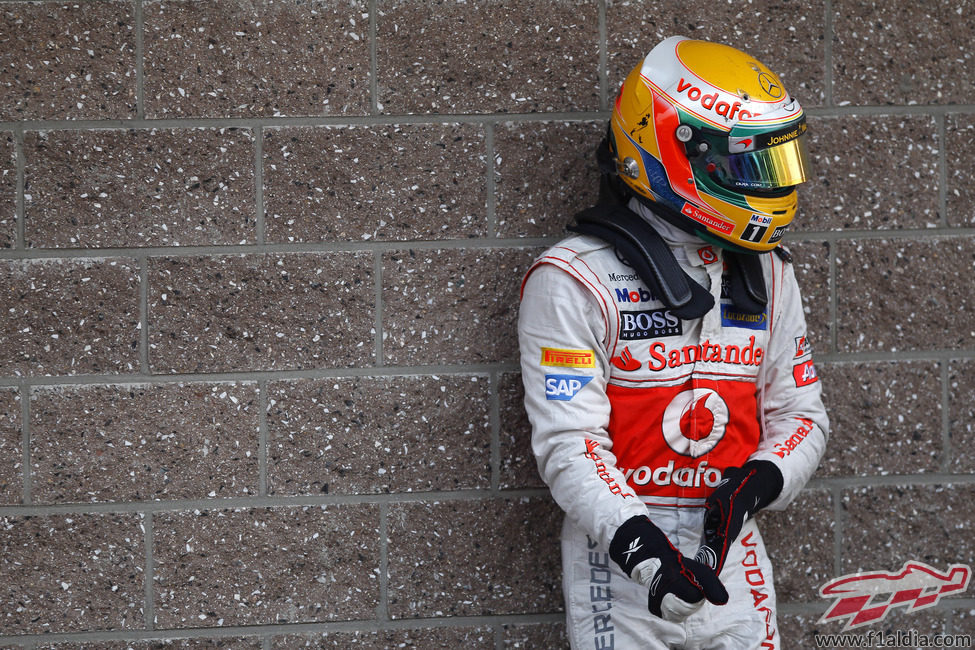 Una carrera muy dura para Lewis Hamilton