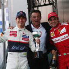 Kobayashi y Massa junto a Jean Alesi en Japón