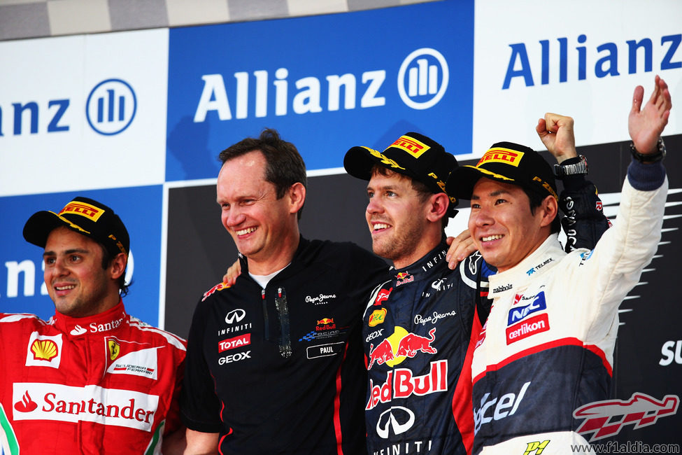 Todos felices en el podio del GP de Japón 2012