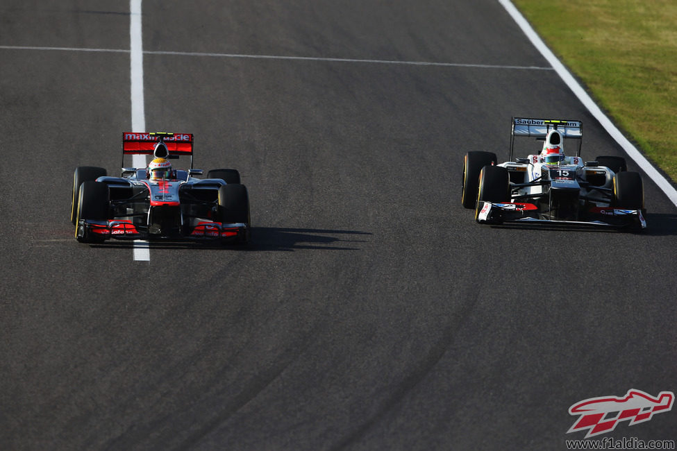 Hamilton y Pérez en paralelo en Suzuka