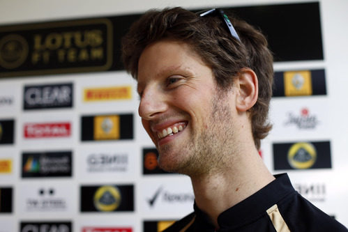 Romain Grosjean sonríe en India