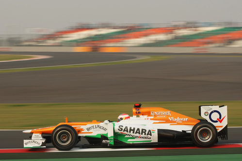 Paul di Resta tuvo un pinchazo en los Libres 2 del GP de India 2012