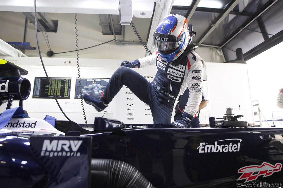 Valtteri Bottas se sube al FW34 en India