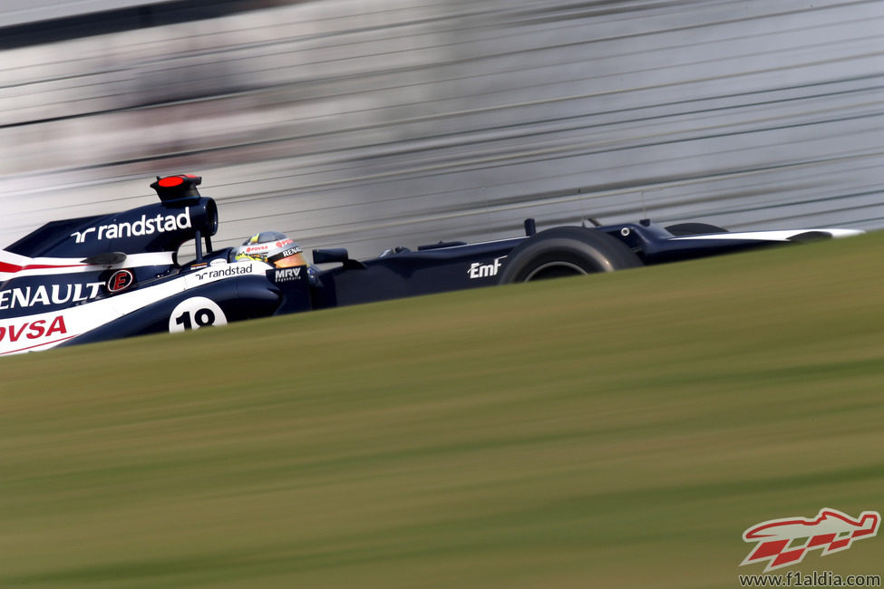 Pastor Maldonado rueda en el Buddh International Circuit