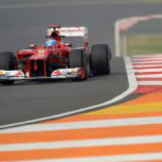 Fernando Alonso fue tercero en ambas sesiones del viernes