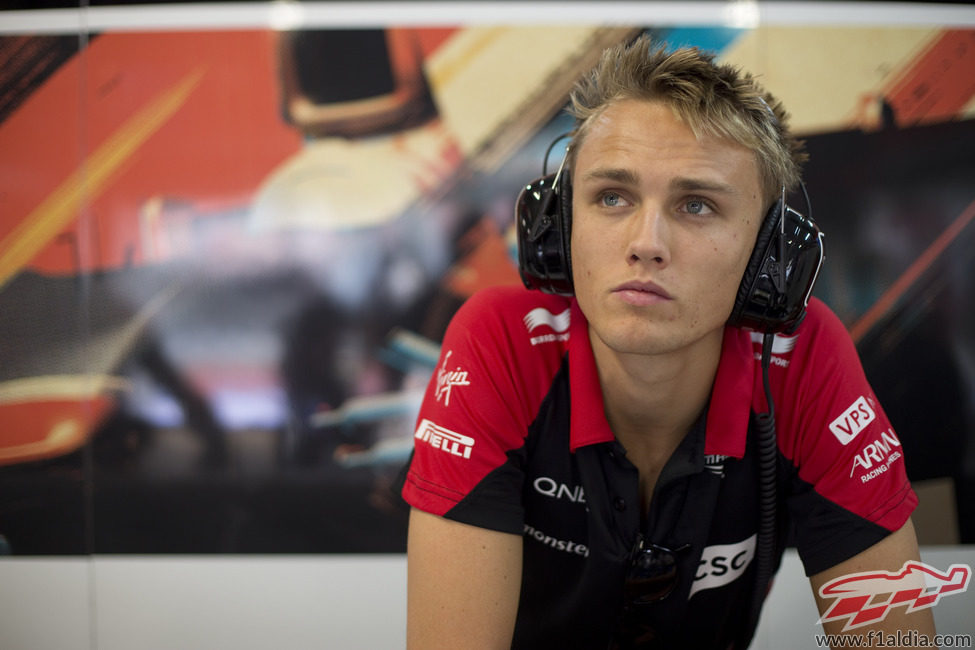 Max Chilton se aburre en el box