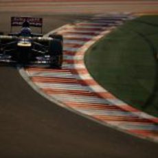 Daniel Ricciardo pilota en el Buddh International Circuit