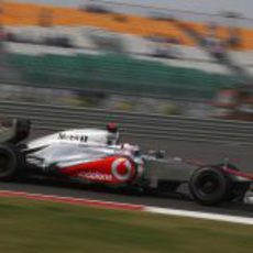 Jenson Button saldrá en India por delante de los Ferrari