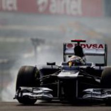 Pastor Maldonado se pasa de frenada en India