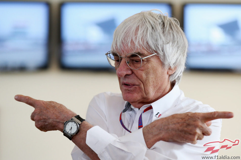 Bernie Ecclestone se lia con las direcciones