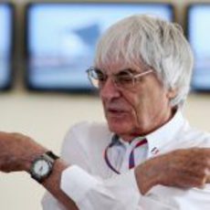 Bernie Ecclestone se lia con las direcciones