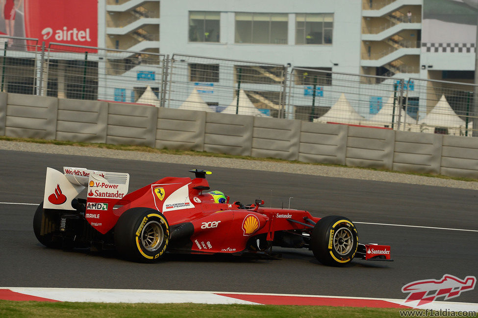 Felipe Massa rueda con el blando en el circuito de Buddh