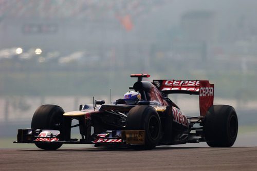 Daniel Ricciardo pasó a la Q2 en la clasificación de Indiaq