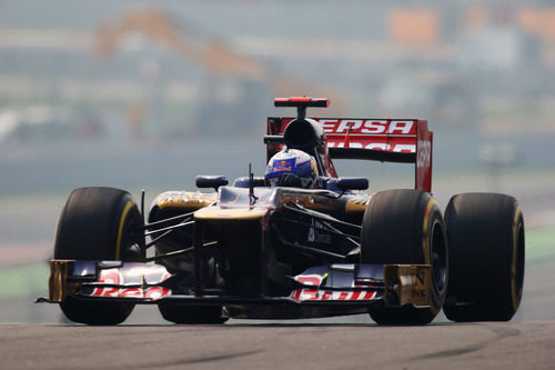 Daniel Ricciardo exprime el STR7 en clasificación