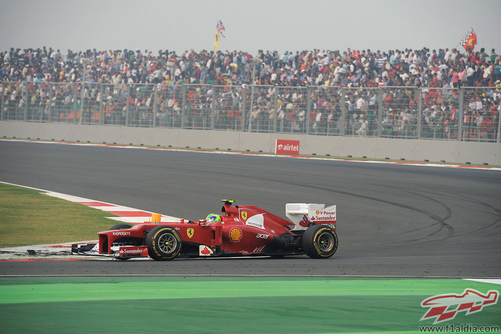 Felipe Massa finaliza sexto el GP de India 2012
