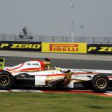 Pedro de la Rosa pilota en el Buddh International Circuit