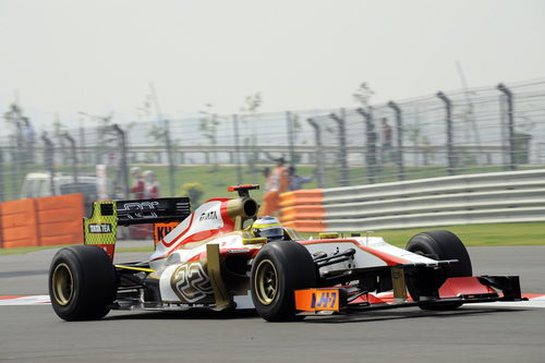 Pedro de la Rosa pilota el F112 en el Buddh International Circuit