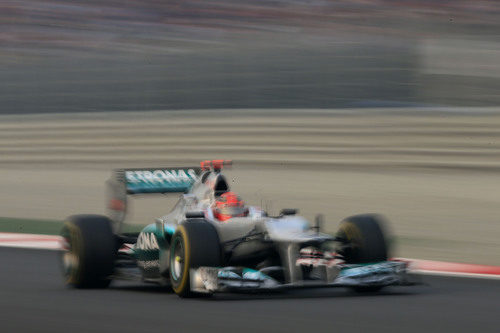 Michael Schumacher a toda velocidad en las rectas de India