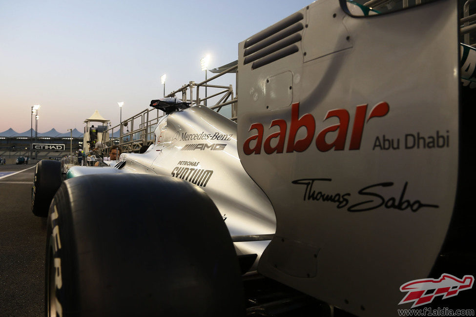 Detalle del alerón del Mercedes en Yas Marina